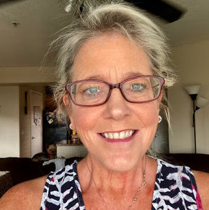 Meet your Posher, Lori